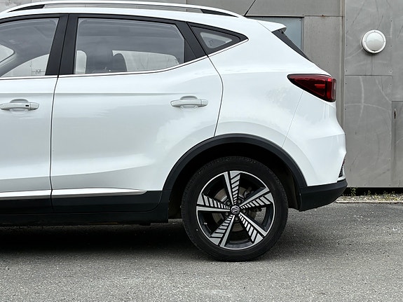 MG ZS EV 6 of 30