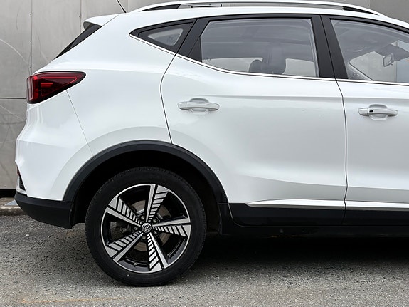 MG ZS EV 14 of 30