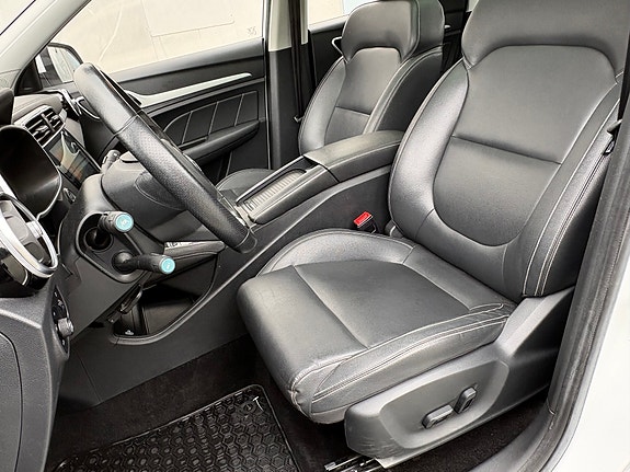 MG ZS EV 26 of 30