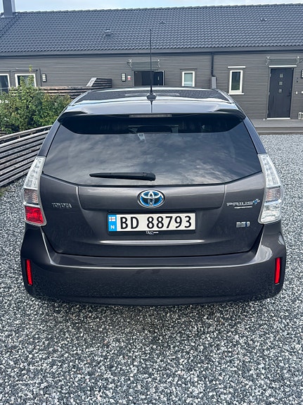 Toyota Prius+ 4 of 23