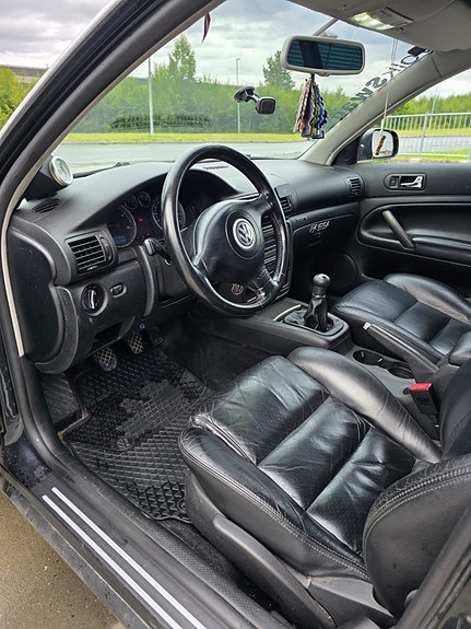 Volkswagen Passat 15 of 19