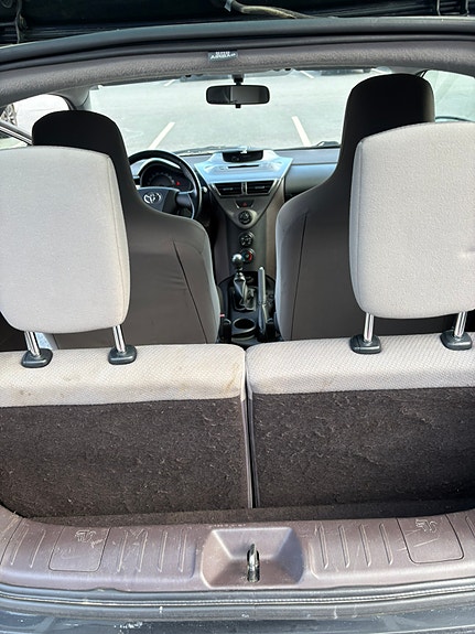 Toyota IQ 12 of 30