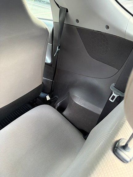Toyota IQ 14 of 30