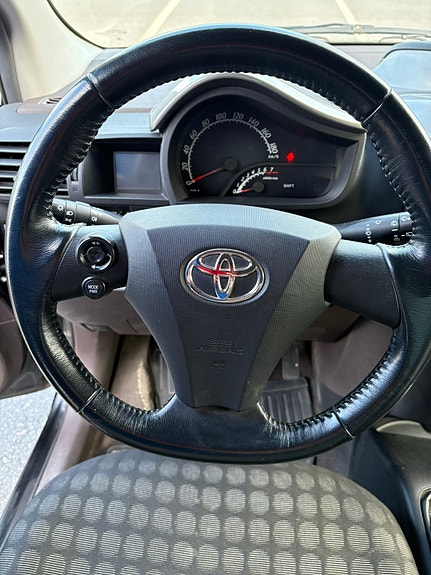 Toyota IQ 25 of 30