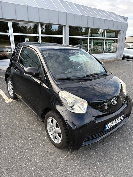 Toyota IQ 4 of 30