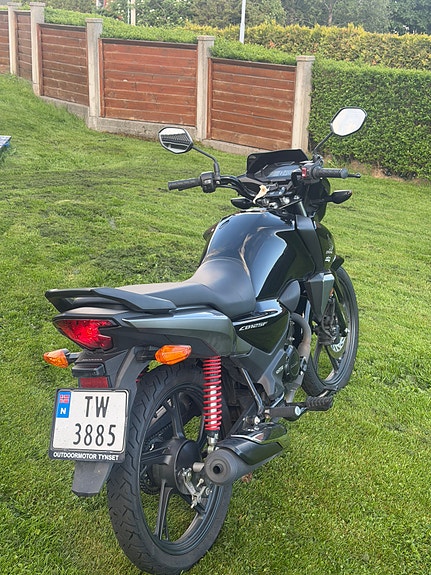 Honda CB 125F 2 of 3