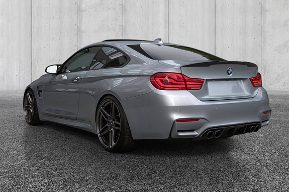 BMW M4 3 of 10