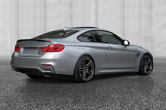 BMW M4 4 of 10