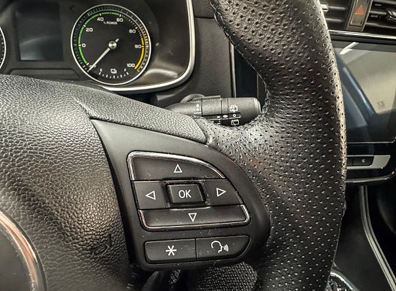 MG ZS EV 16 of 30