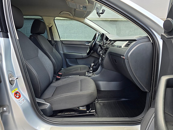 Skoda Rapid Spaceback 13 of 27