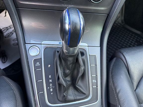 Volkswagen Golf 10 of 19