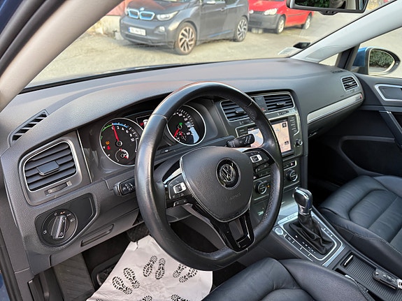 Volkswagen Golf 12 of 19