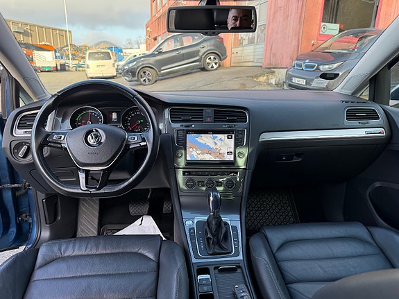 Volkswagen Golf 11 of 19