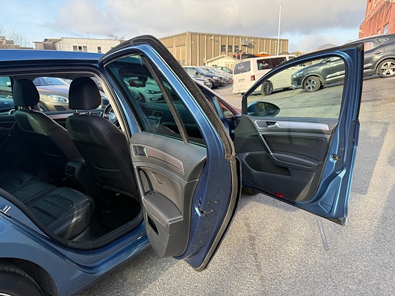 Volkswagen Golf 15 of 19