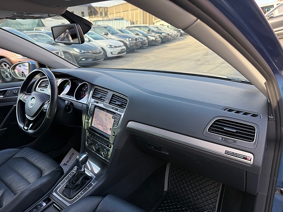 Volkswagen Golf 16 of 19