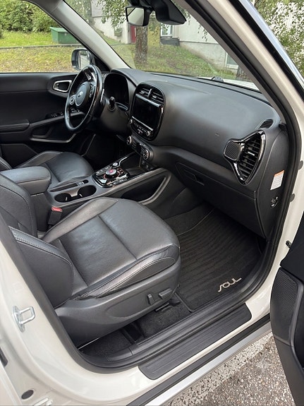 Kia e-Soul 10 of 11