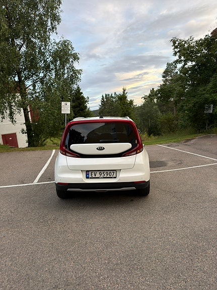 Kia e-Soul 7 of 11