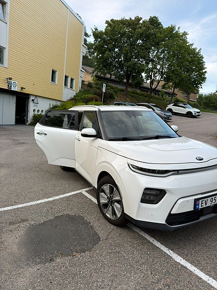 Kia e-Soul 3 of 11