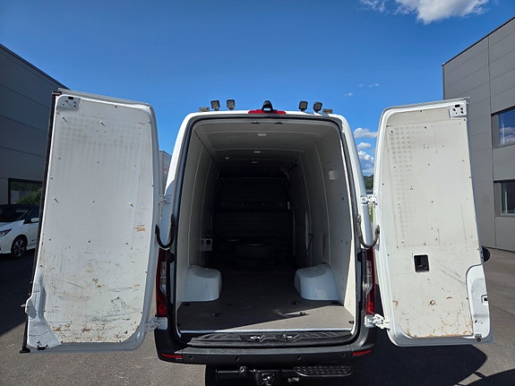 Mercedes-Benz Sprinter 516 11 of 24