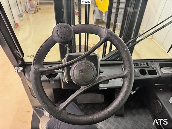 Hyster J4.0XN Forklift 27 of 30