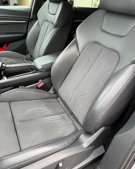Audi e-tron 11 of 17
