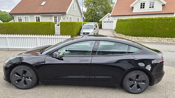 Tesla Model 3 9 of 15