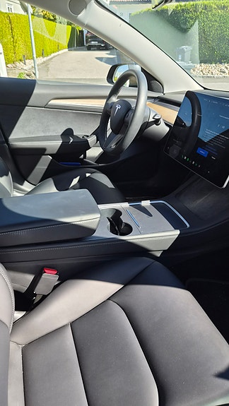 Tesla Model 3 12 of 15