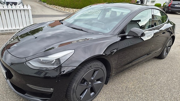 Tesla Model 3 2 of 15