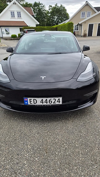Tesla Model 3 3 of 15