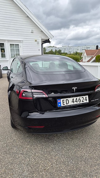 Tesla Model 3 5 of 15