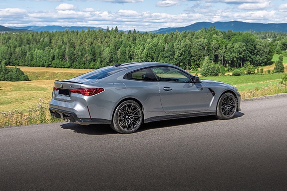 BMW M4 6 of 30