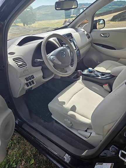 Nissan Leaf 3 of 5