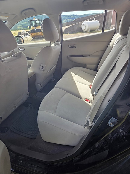 Nissan Leaf 4 of 5