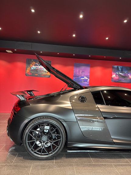 Audi R8 12 of 30