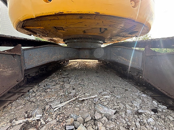 New Holland Kobelco E225 BSR 25 of 30