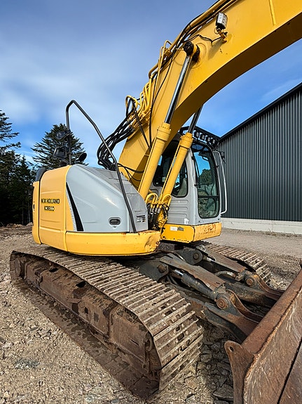 New Holland Kobelco E225 BSR 10 of 30