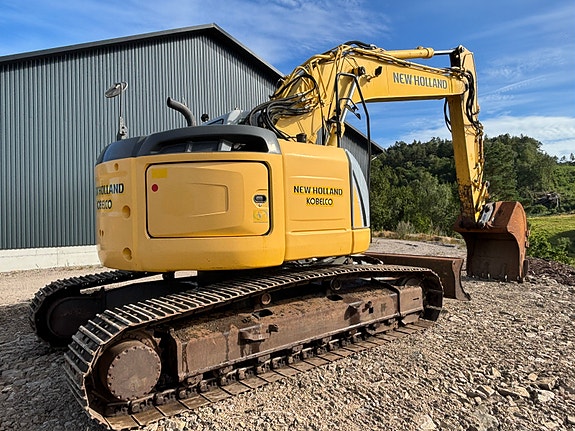 New Holland Kobelco E225 BSR 8 of 30