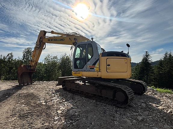 New Holland Kobelco E225 BSR 3 of 30