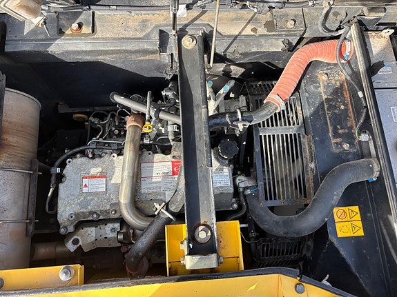New Holland Kobelco E225 BSR 18 of 30