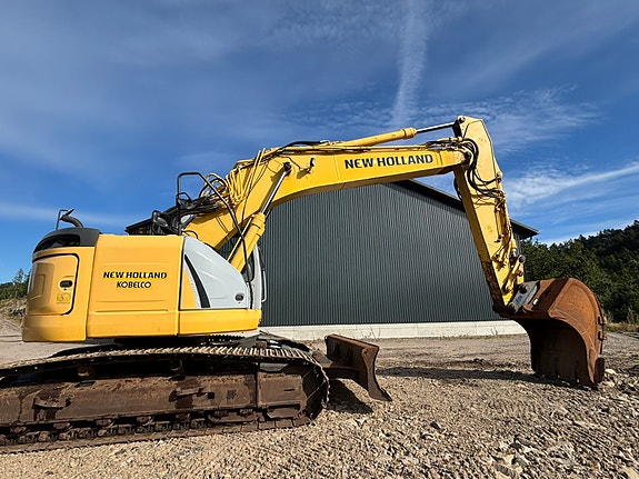 New Holland Kobelco E225 BSR 9 of 30