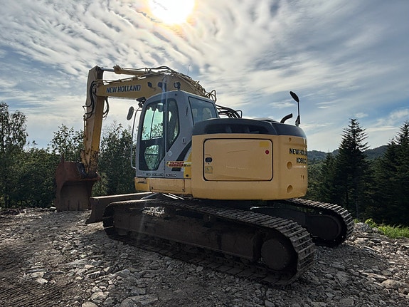 New Holland Kobelco E225 BSR 6 of 30