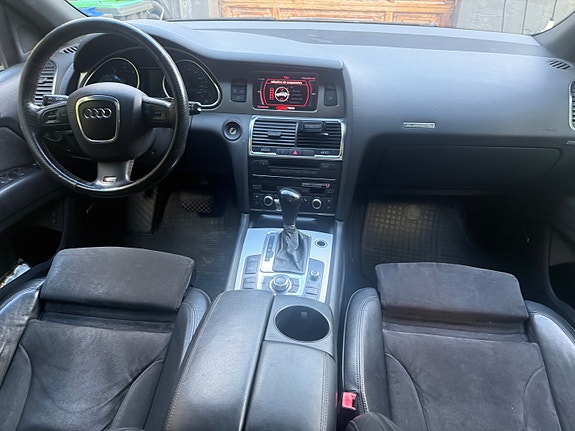 Audi Q7 10 of 30
