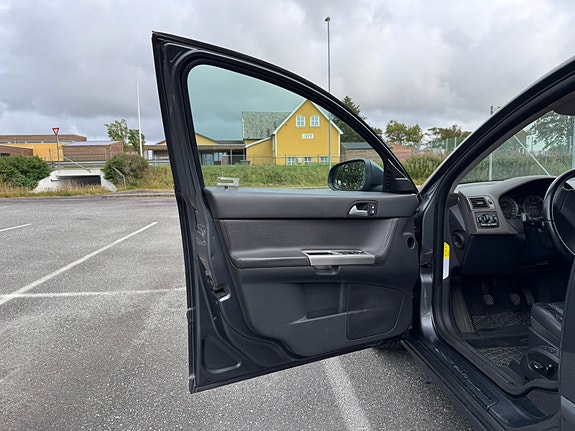 Volvo S40 13 of 29