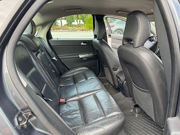 Volvo S40 10 of 29