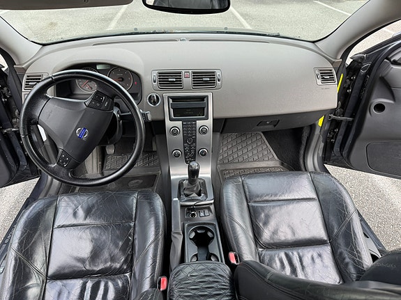 Volvo S40 18 of 29