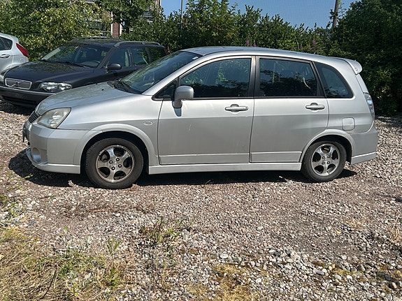Suzuki Liana 4 of 15