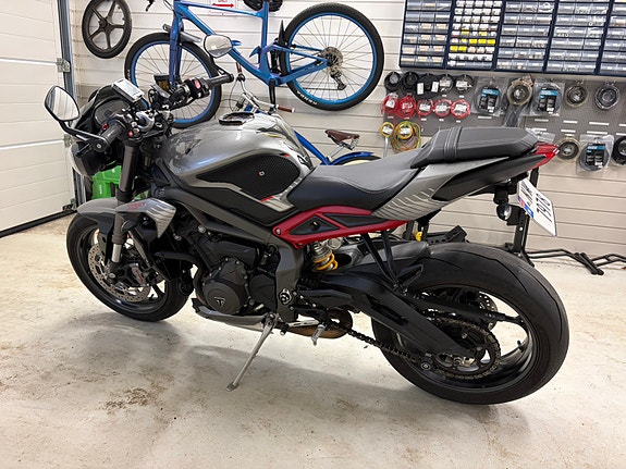 Triumph Street Triple RS 765 2 of 30