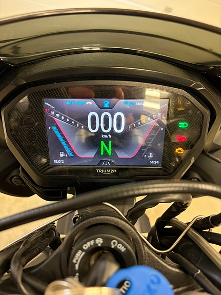 Triumph Street Triple RS 765 8 of 30