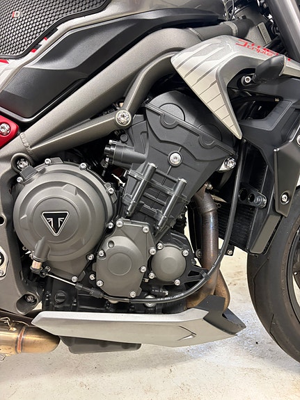 Triumph Street Triple RS 765 10 of 30