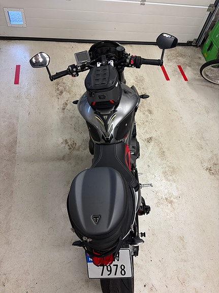 Triumph Street Triple RS 765 7 of 30